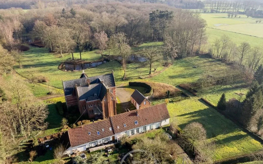 Kasteel De Wapenaer, Belgium